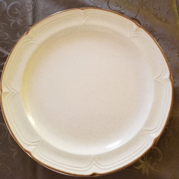10 1/2" Dinner Plate - Summer Sun Baroque by Heart - Picture 1 of 3